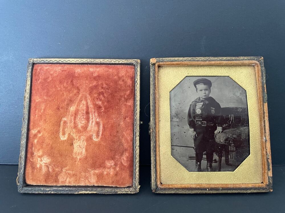 Tintype Civil War Uniformed Boy Bird & Grapes Gutta-Percha Case GAR Cadet School